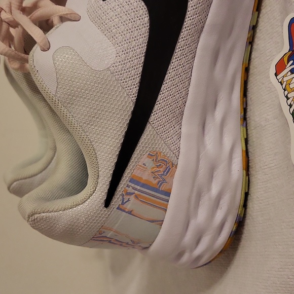 Nike  size 8.5 WMNS Revolution 6 NN PRM Running Shoes White Women  D09475-100 - Picture 16 of 16